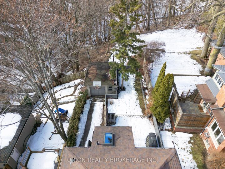 Photo 43 at 10 Hollywood Crescent, Woodbine Corridor, Toronto