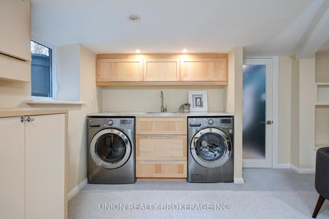 Photo 32 at 10 Hollywood Crescent, Woodbine Corridor, Toronto