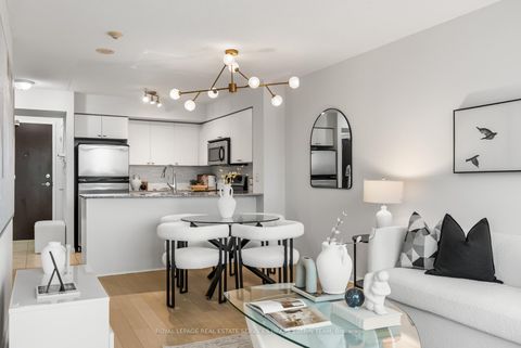 Photo 11 at 910 - 231 Fort York Boulevard, Niagara, Toronto