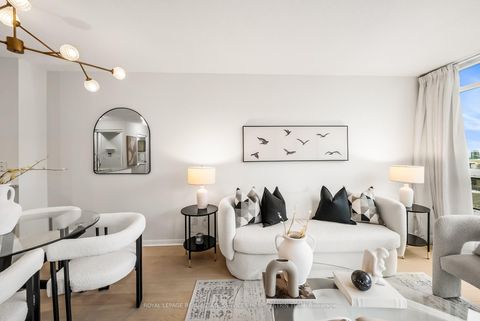 Photo 12 at 910 - 231 Fort York Boulevard, Niagara, Toronto