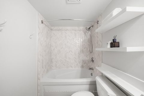 Photo 28 at 910 - 231 Fort York Boulevard, Niagara, Toronto