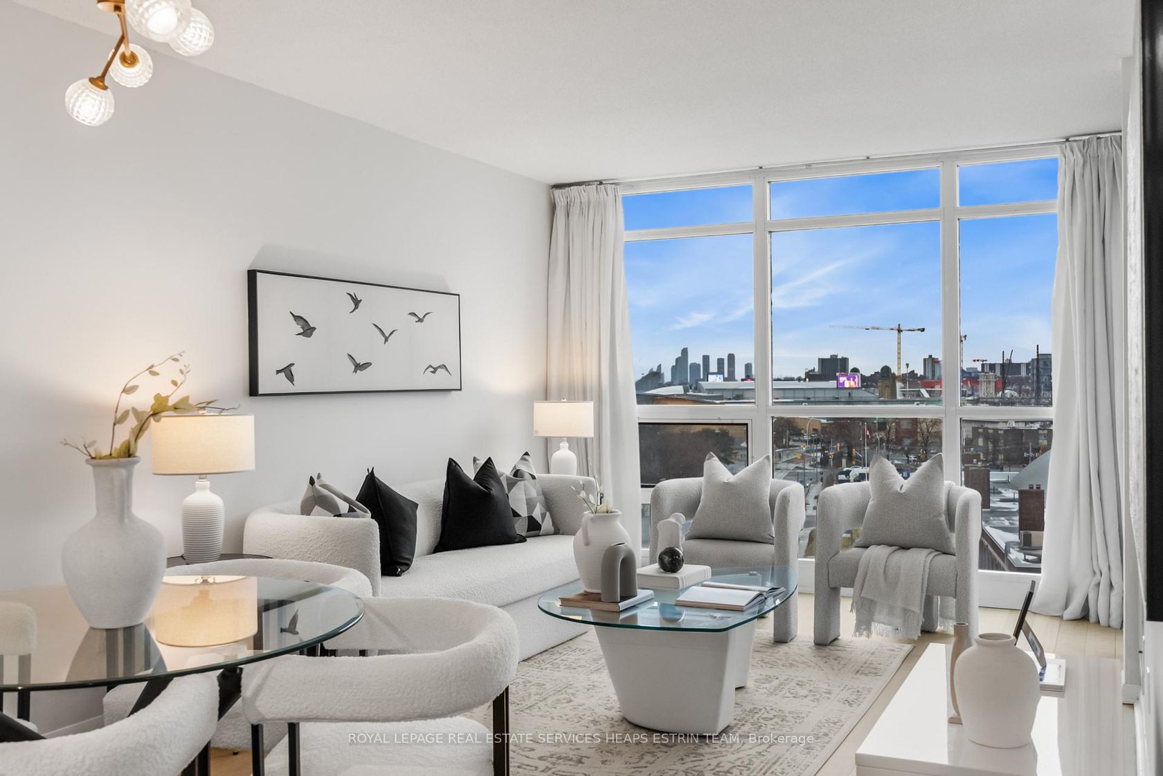 910 - 231 Fort York Boulevard, Niagara, Toronto by Loree Meneguzzi Real Estate 910 - 231 Fort York Boulevard, Niagara, Toronto