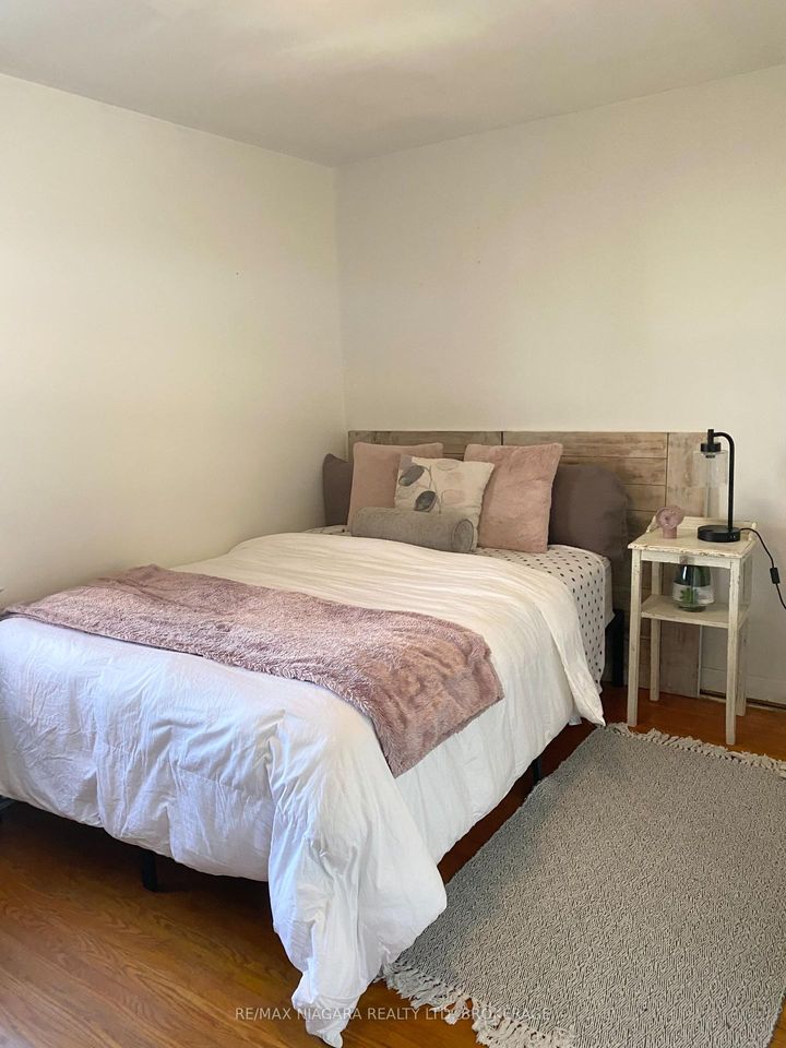 Photo 8 at 96 Terrace Drive, Balfour, Hamilton