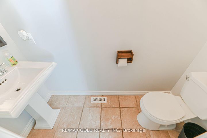 Photo 12 at 45 Treeline Boulevard, Vales of Castlemore, Brampton