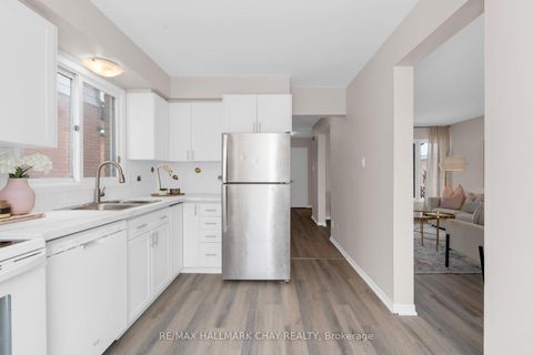 Photo 6 at 25 Garden Drive, Allandale Heights, Barrie