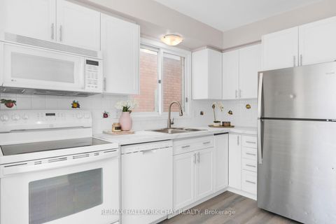 Photo 7 at 25 Garden Drive, Allandale Heights, Barrie