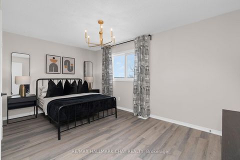 Photo 20 at 25 Garden Drive, Allandale Heights, Barrie