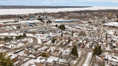 Photo 27 at 25 Garden Drive, Allandale Heights, Barrie