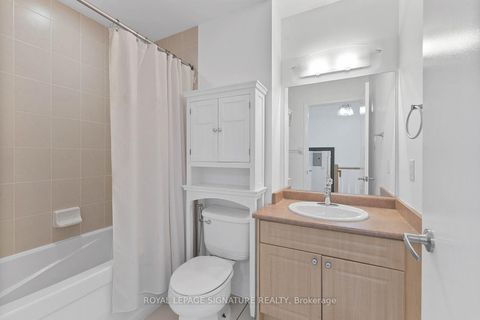 Photo 22 at 831 - 600 Fleet Street, Waterfront Communities C1, Toronto