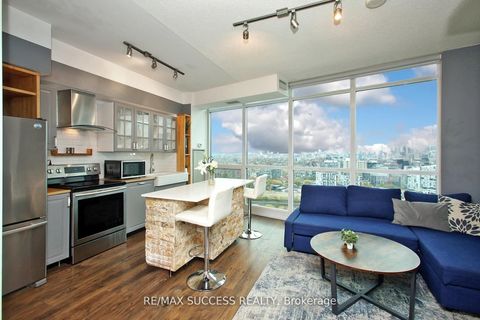 Photo 2 at 3211 - 215 Fort York Boulevard, Niagara, Toronto