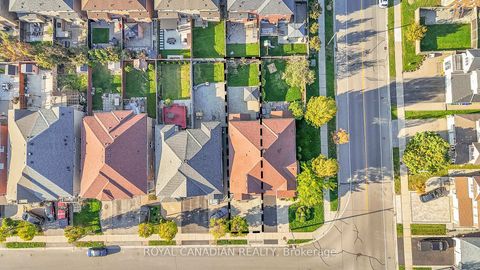 Photo 2 at 6 Mediterra Drive, Vellore Village, Vaughan