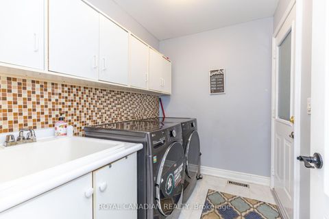 Photo 8 at 6 Mediterra Drive, Vellore Village, Vaughan