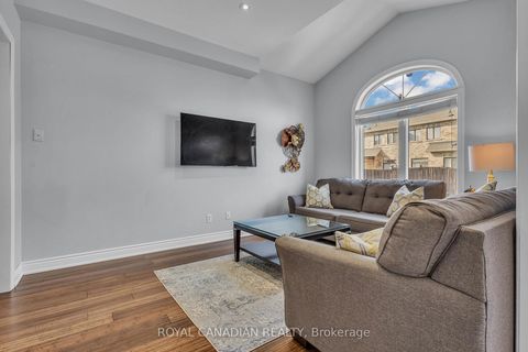 Photo 11 at 6 Mediterra Drive, Vellore Village, Vaughan