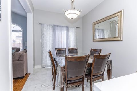 Photo 14 at 6 Mediterra Drive, Vellore Village, Vaughan