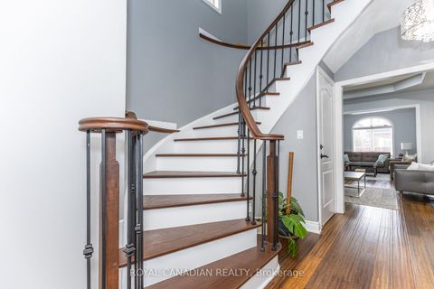 Photo 15 at 6 Mediterra Drive, Vellore Village, Vaughan