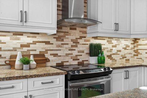 Photo 19 at 61B Bexhill Avenue, Birchmount, Toronto