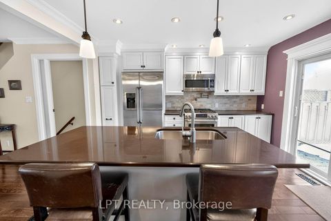 Photo 8 at 124 Grenbeck Drive, Milliken, Toronto