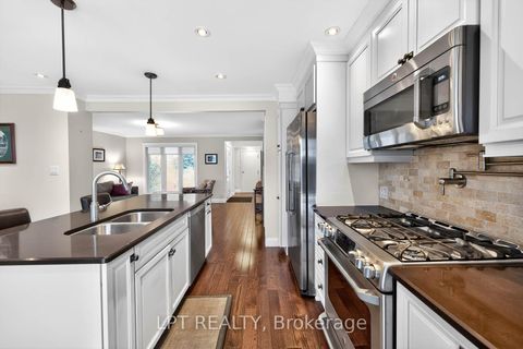 Photo 9 at 124 Grenbeck Drive, Milliken, Toronto