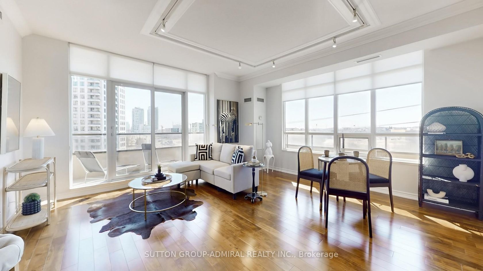 511 - 9235 Jane Street, Maple, Vaughan photo number 2