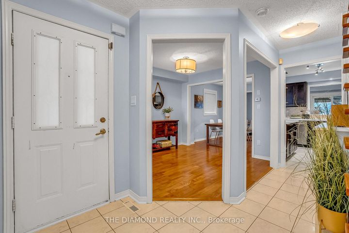 Photo 6 at 5490 Antrex Crescent, Hurontario, Mississauga