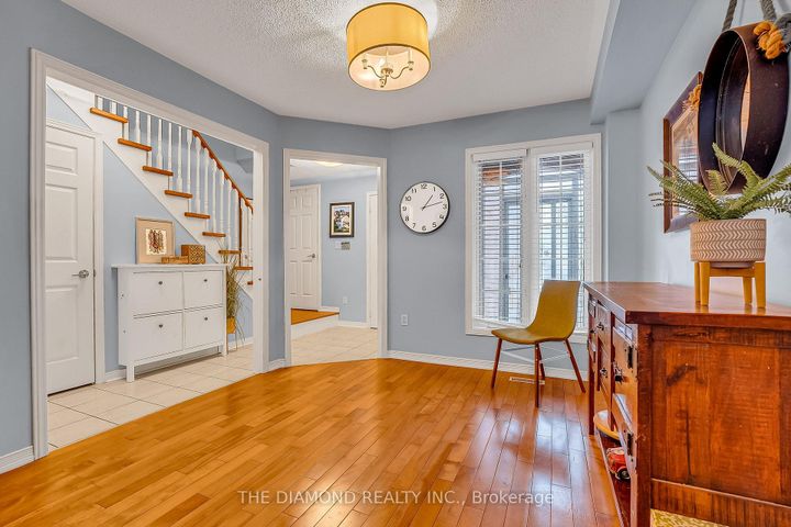 Photo 8 at 5490 Antrex Crescent, Hurontario, Mississauga