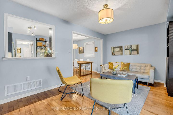 Photo 17 at 5490 Antrex Crescent, Hurontario, Mississauga