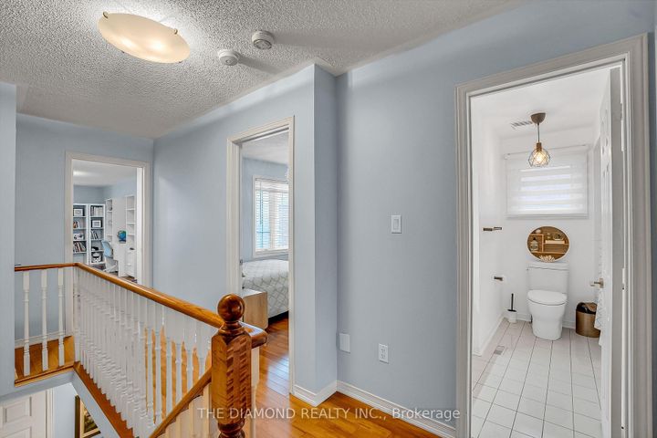 Photo 21 at 5490 Antrex Crescent, Hurontario, Mississauga