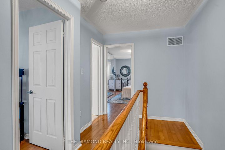 Photo 22 at 5490 Antrex Crescent, Hurontario, Mississauga