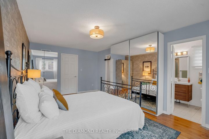 Photo 25 at 5490 Antrex Crescent, Hurontario, Mississauga