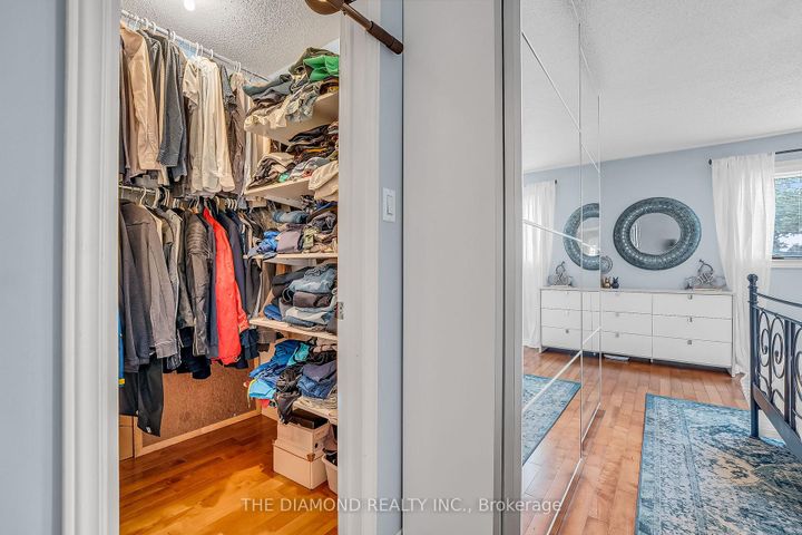 Photo 26 at 5490 Antrex Crescent, Hurontario, Mississauga