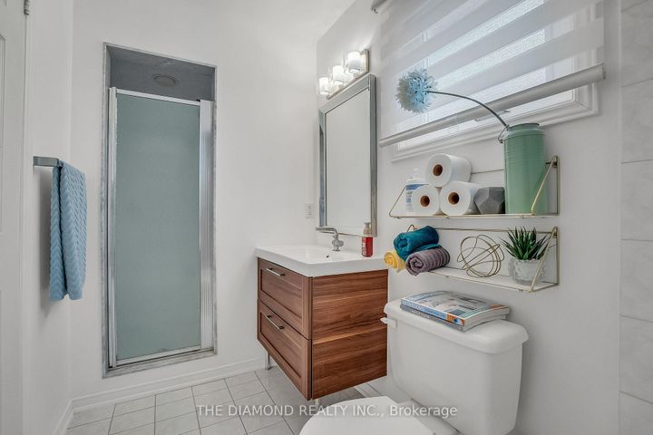 Photo 28 at 5490 Antrex Crescent, Hurontario, Mississauga