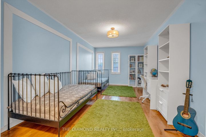 Photo 30 at 5490 Antrex Crescent, Hurontario, Mississauga