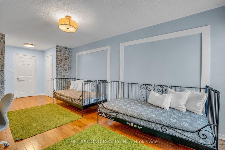 Photo 31 at 5490 Antrex Crescent, Hurontario, Mississauga