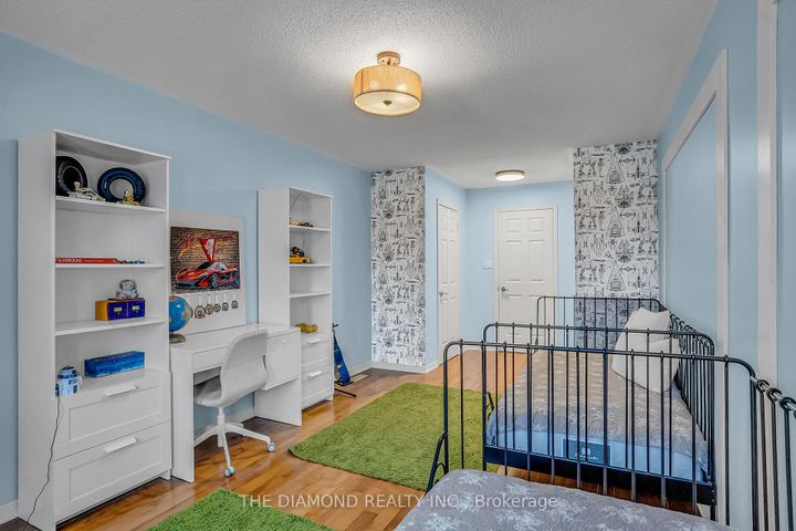 Photo 32 at 5490 Antrex Crescent, Hurontario, Mississauga