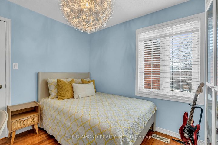 Photo 34 at 5490 Antrex Crescent, Hurontario, Mississauga