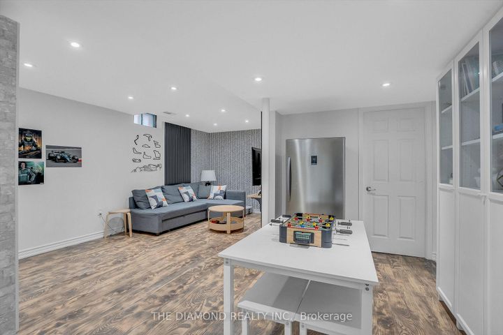 Photo 37 at 5490 Antrex Crescent, Hurontario, Mississauga