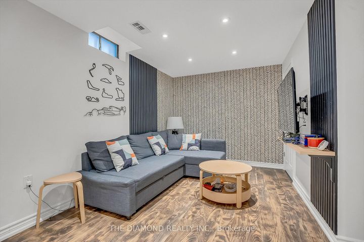 Photo 38 at 5490 Antrex Crescent, Hurontario, Mississauga