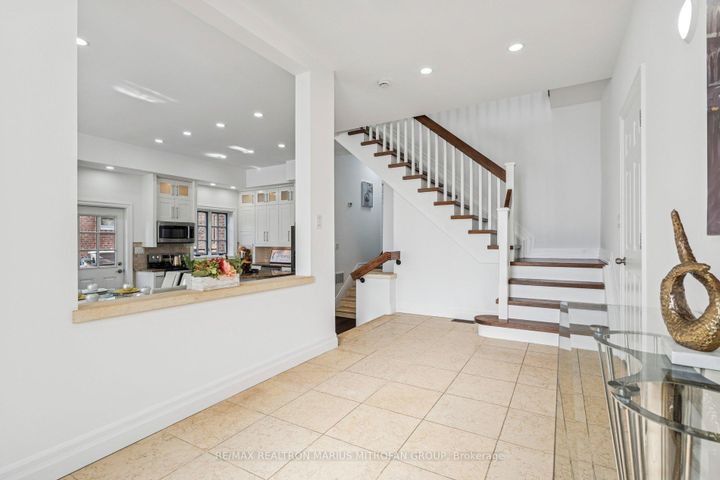 Photo 2 at 7 Rollins Place, City Centre West, Toronto