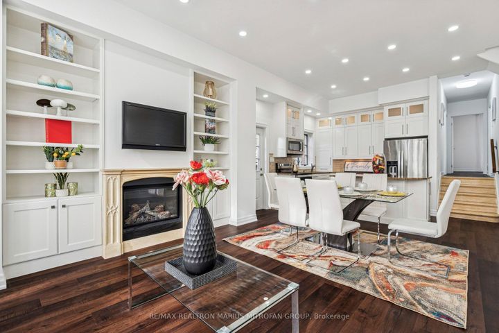 Photo 5 at 7 Rollins Place, City Centre West, Toronto