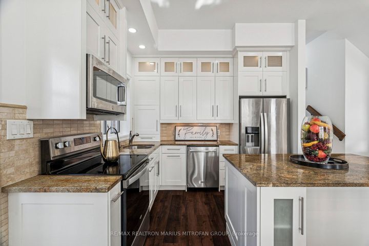 Photo 11 at 7 Rollins Place, City Centre West, Toronto