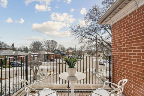 Photo 33 at 7 Rollins Place, City Centre West, Toronto