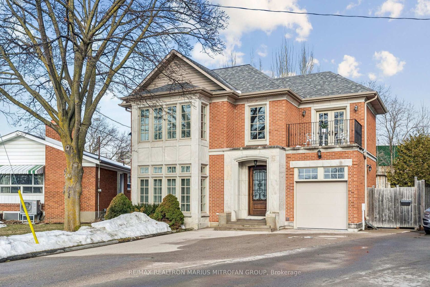 7 Rollins Place, City Centre West, Toronto photo 8