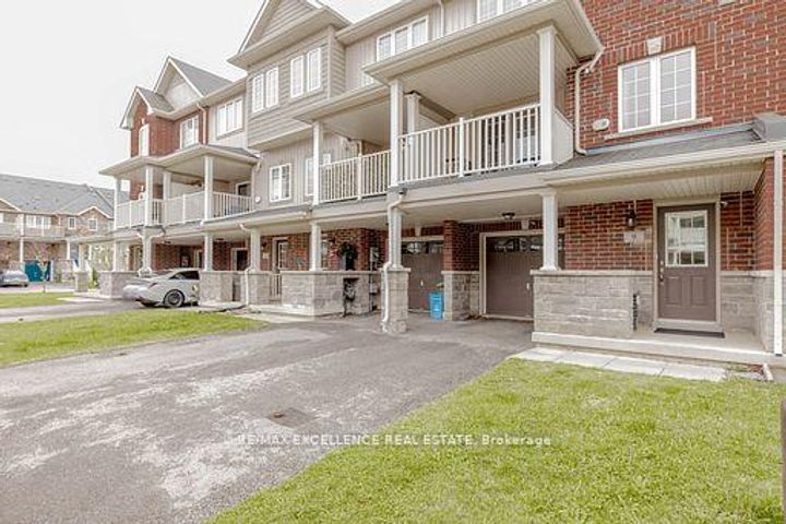 Photo 2 at 9 Hiscott Drive, Waterdown, Hamilton