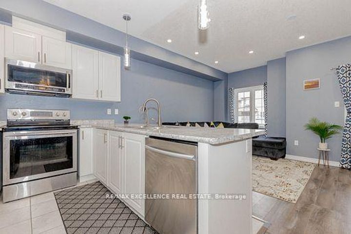 Photo 21 at 9 Hiscott Drive, Waterdown, Hamilton