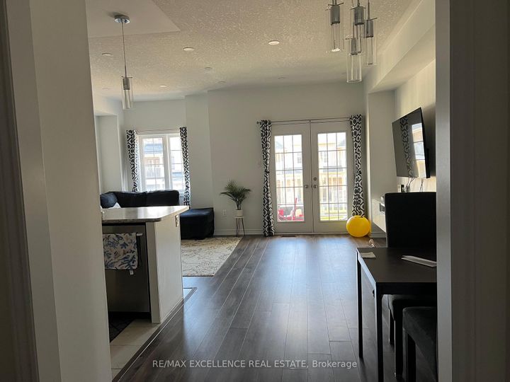 Photo 23 at 9 Hiscott Drive, Waterdown, Hamilton
