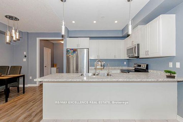 Photo 24 at 9 Hiscott Drive, Waterdown, Hamilton