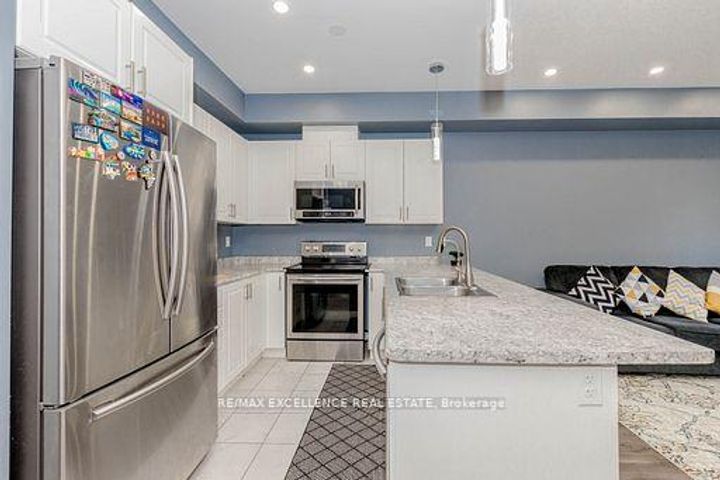 Photo 26 at 9 Hiscott Drive, Waterdown, Hamilton