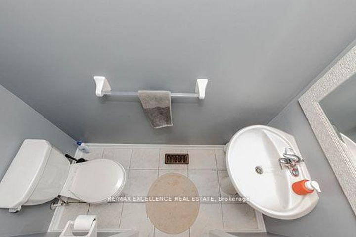 Photo 29 at 9 Hiscott Drive, Waterdown, Hamilton