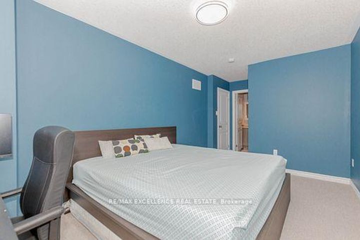 Photo 35 at 9 Hiscott Drive, Waterdown, Hamilton