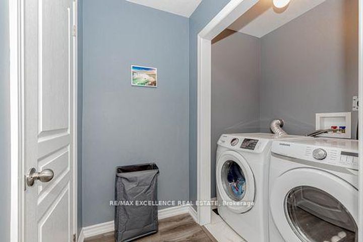 Photo 42 at 9 Hiscott Drive, Waterdown, Hamilton